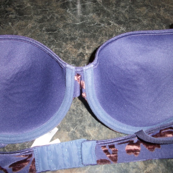 VICTORIA'S SECRET Velour Flocked Demi Bra Size 34C - Picture 6 of 8